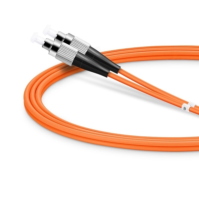 Kabel Serat Optik Plastik yang Disesuaikan untuk Koneksi Kerugian Rendah di Jaringan Telecom dan Ethernet dengan Konektor FC ST LC SC Simplex