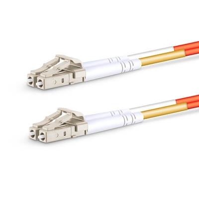Kabel serat optik plastik simpleks dengan konektor FC ST LC SC untuk koneksi cepat dan koneksi di jaringan telekomunikasi dan Ethernet